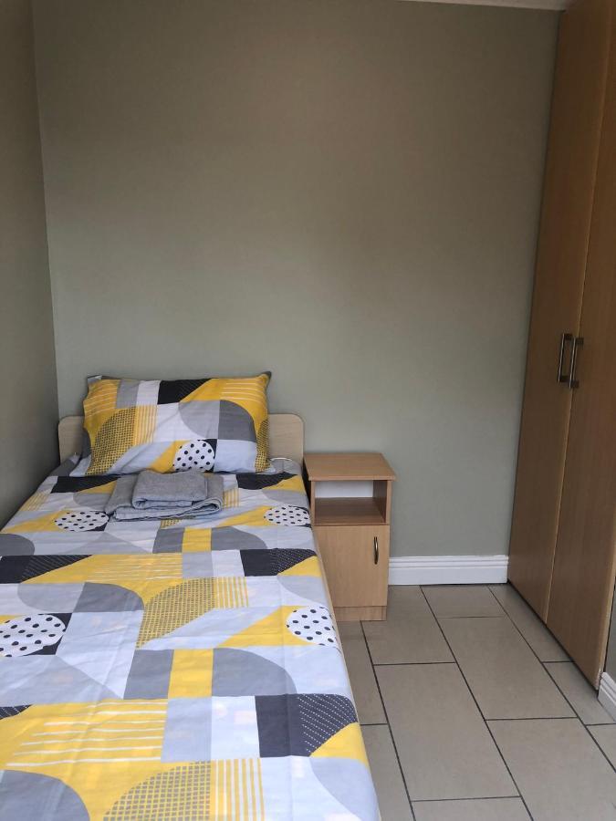 Cheerful 4 Bedroom Town House With Bbq, Голуэй Экстерьер фото